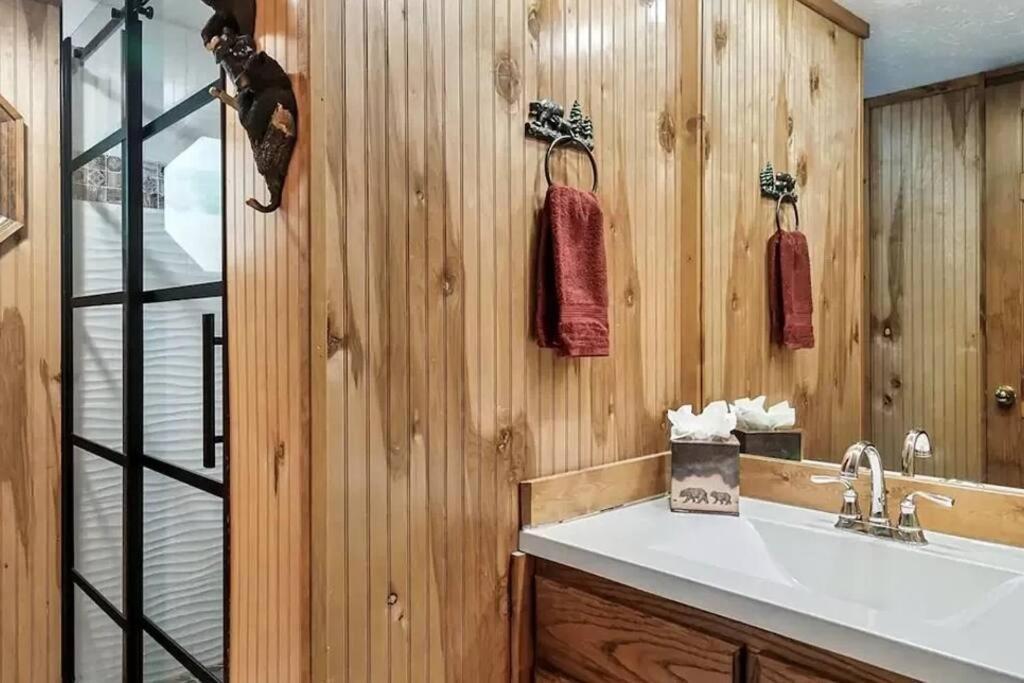 Beary Peaceful Smokies Retreat: Hot-Tub & Pools Villa พิเจนฟอร์จ ภายนอก รูปภาพ