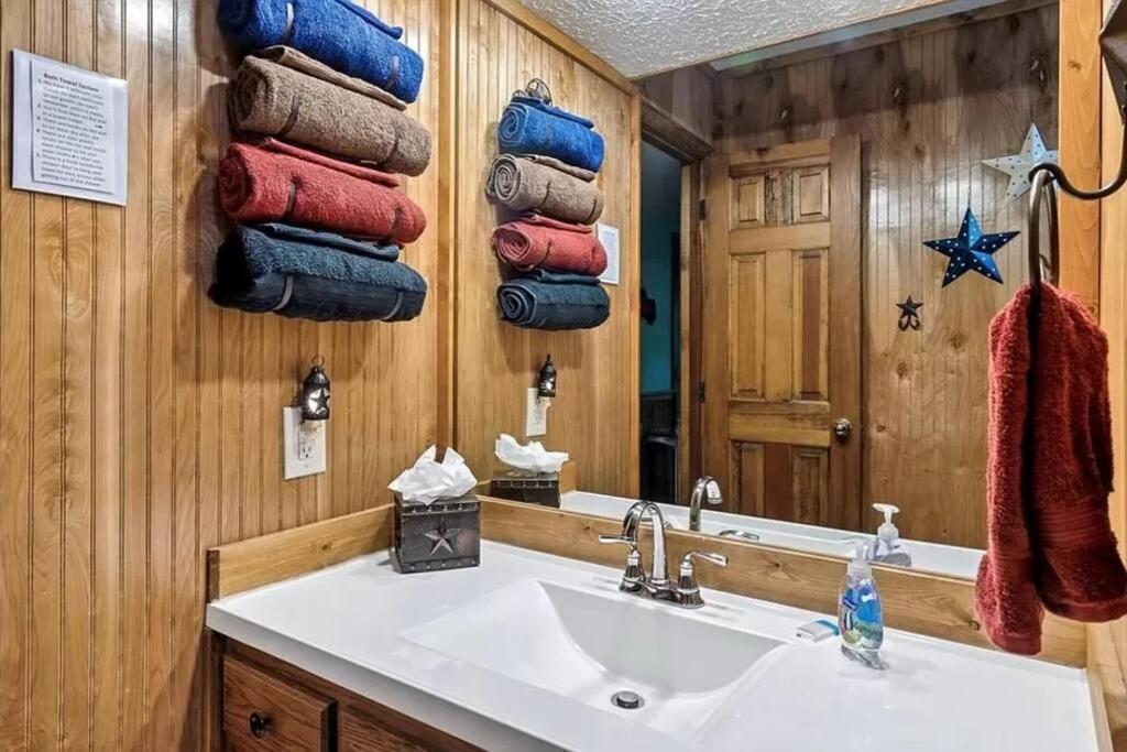 Beary Peaceful Smokies Retreat: Hot-Tub & Pools Villa พิเจนฟอร์จ ภายนอก รูปภาพ